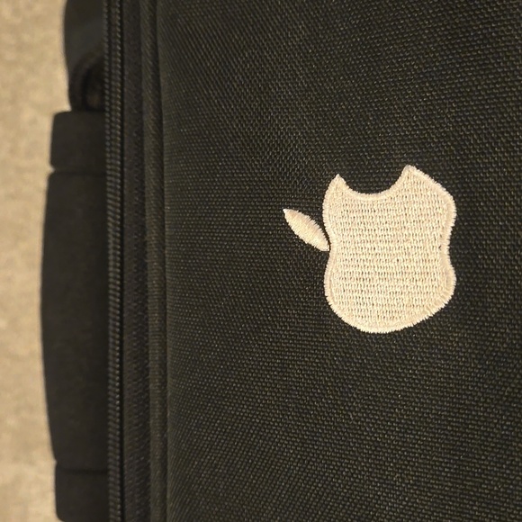 Vintage Black Kensington Laptop Bag with Apple Logo - Picture 2 of 14